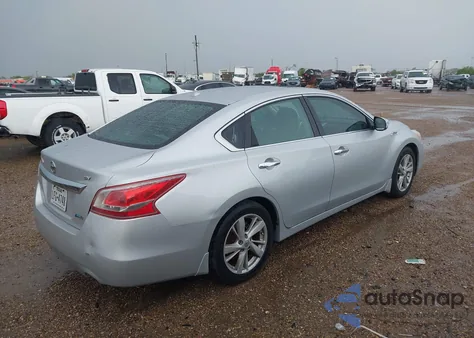 2013 Nissan Altima 2.5 Sv z USA, uszkodzony, nr VIN 1N4AL3AP4DN495701